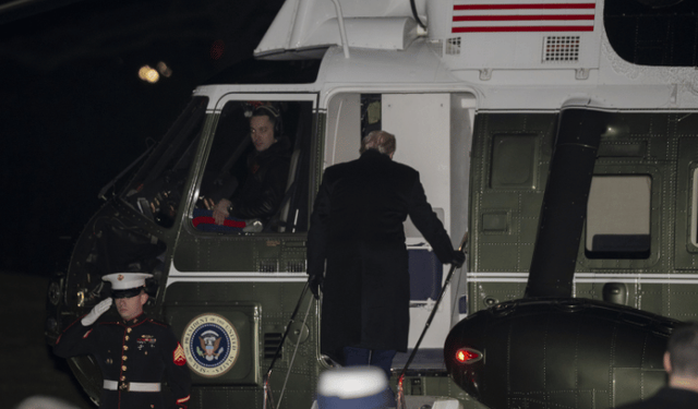 Trump'ın uçağında havadayken arıza tespit edildi