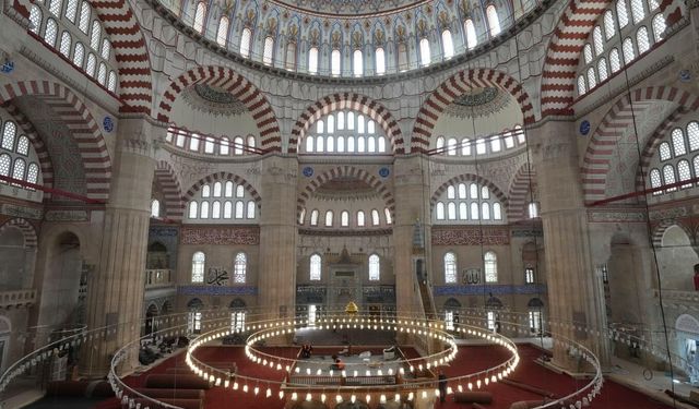 Selimiye Camisi tüm görkemiyle Ramazan’a hazır