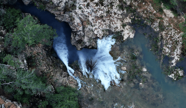 Antalya'daki Güver Şelalesi yağışlarla yeniden canlandı