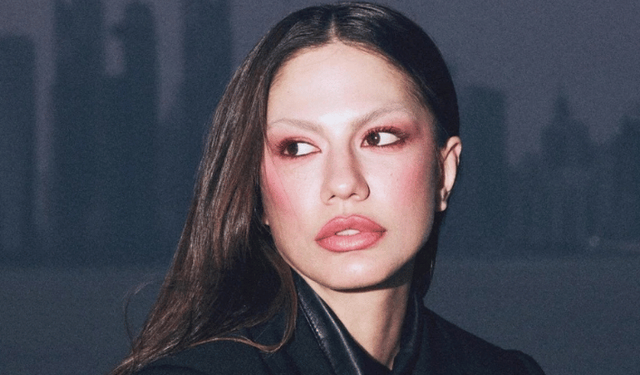 Demet Özdemir 'no eyebrow' akımına katıldı