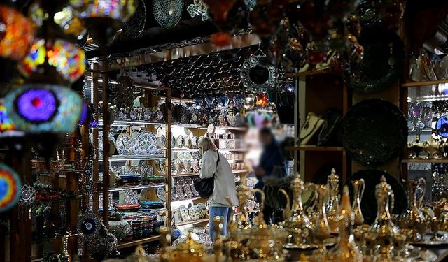 Turistlerin geçen yıl ülkelerine götürdüğü hediyelik eşyalar rekor kırdı