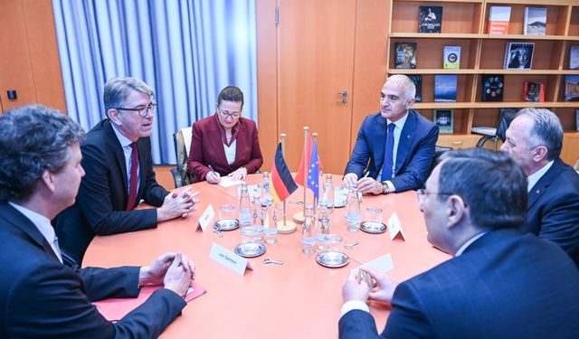 Bakan Ersoy ve Alman Bakan Weimer sergi öncesi buluştu