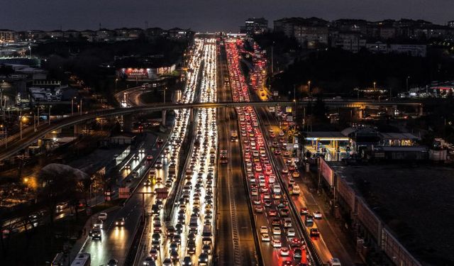 İstanbul'da trafik yoğunluğu yüzde 90'a çıktı