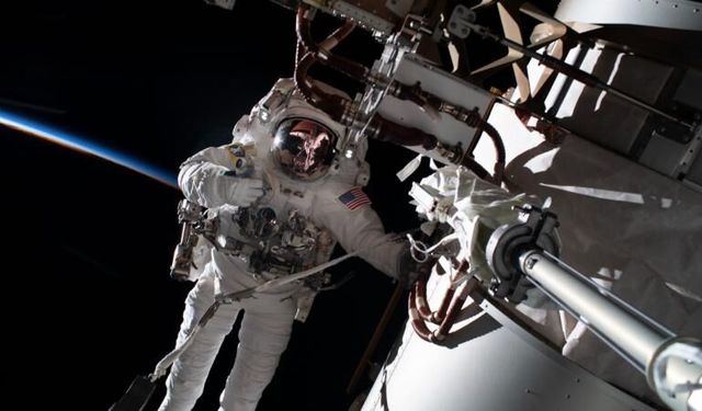 NASA astronotların akıllı telefon kullanmasına izin verecek