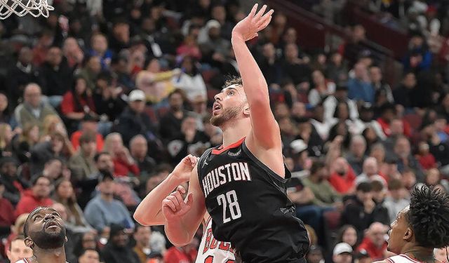 Alperen Şengün, Chicago Bulls karşısında "triple-double" yaptı