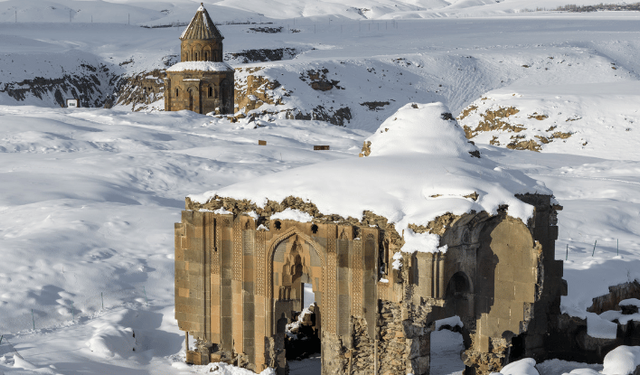 Anadolu'nun giriş kapısı Ani her yıl daha fazla ziyaretçi çekiyor