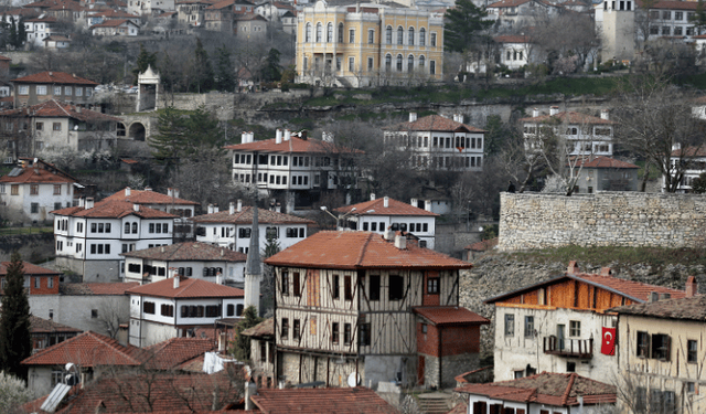 Bayram tatilinde Safranbolu'yu tercih edenler tarihte yolculuk yaptı