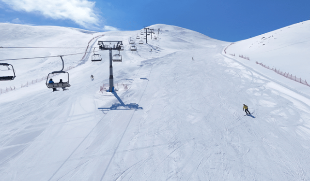 Hesarek Kayak Merkezi'nde ilkbaharda kayak keyfi