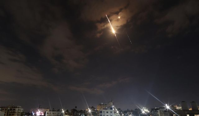 İran 5'inci misillemede İsrail'in güneyini hedef aldı