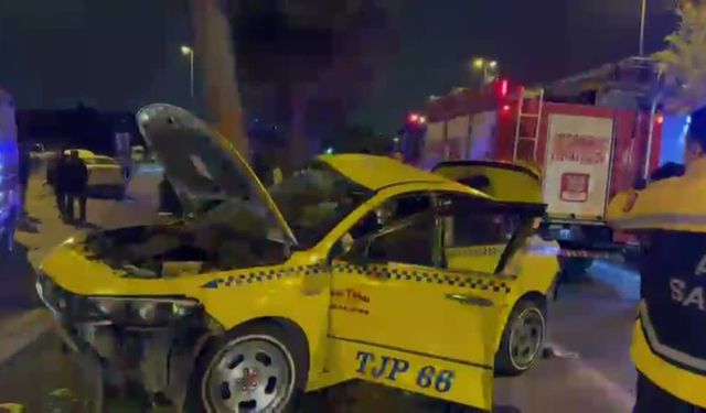 Kartal'da iki otomobilin karıştığı kazada 3 kişi yaralandı