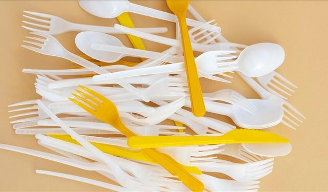 Tek kullanımlık plastikler yasaklanıyor! Çatal, bıçak, kaşık, tabak, pipet...