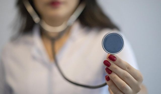 Sağlık çalışanlarının nöbet ücretlerine sınırlama getiren hüküm iptal edildi