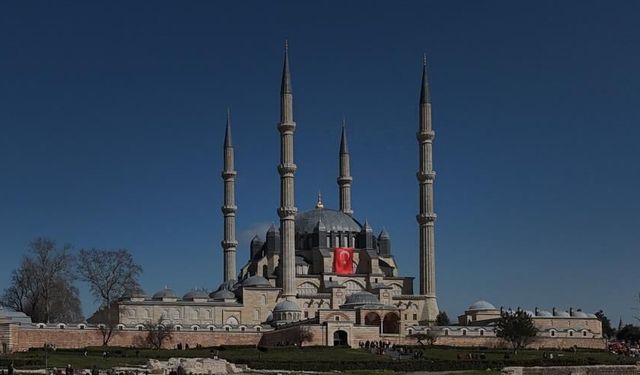 Selimiye Camii'nde restorasyon sonrası ilk bayram namazı kılındı