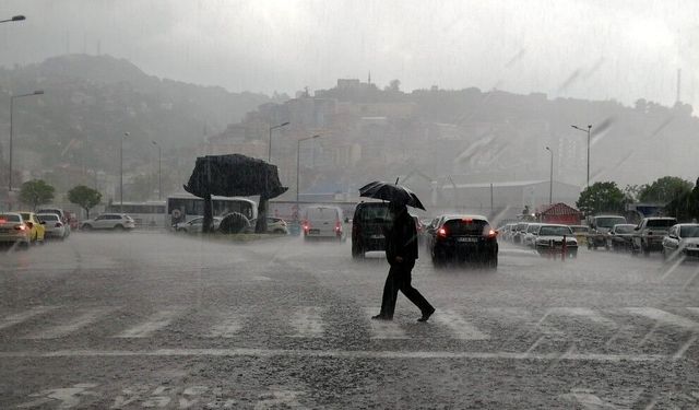 Meteoroloji uyardı! İstanbul dahil birçok ilde sağanak alarmı