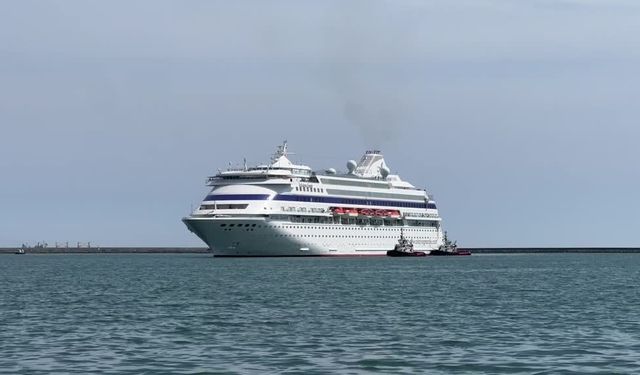 "Astoria Grande" kruvaziyeri Samsun'a geldi