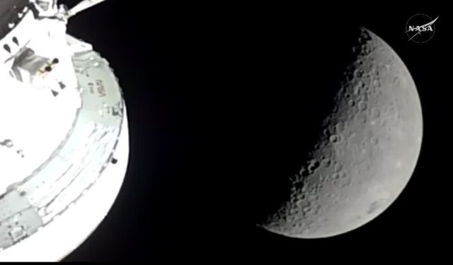 Ay'a yapılan insanlı yolculukta en uzak mesafe rekoru kırıldı