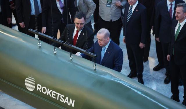 Cumhurbaşkanı Erdoğan, ROKETSAN Üretim Tesisleri'nde incelemelerde bulundu
