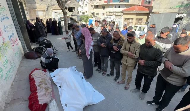 Soykırımcı İsrail'in Gazze'ye saldırılarında can kaybı 72 bin 612'ye yükseldi