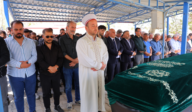 Yakılarak öldürülmüştü...Kübra Yapıcı’nın cenazesinde gözyaşları sel oldu