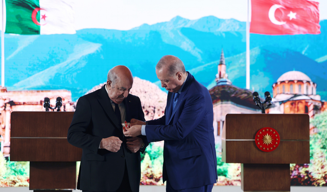 Cumhurbaşkanı Erdoğan’dan, Cezayir Cumhurbaşkanı'na Devlet Nişanı
