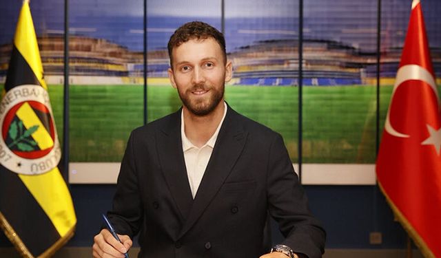 Fenerbahçe, Tarık Çetin ile 3 yıllık yeni sözleşme imzaladı