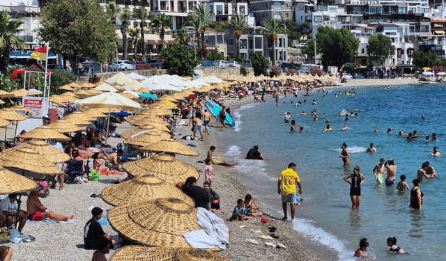 Bodrum'da sahiller doldu taştı