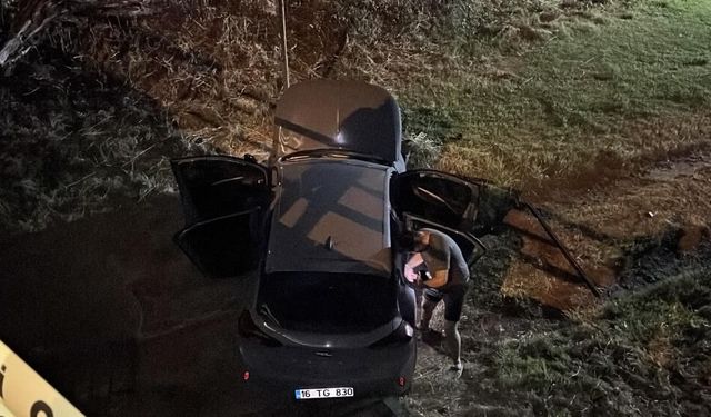 Navigasyon yanılttı, dere yatağına uçtu