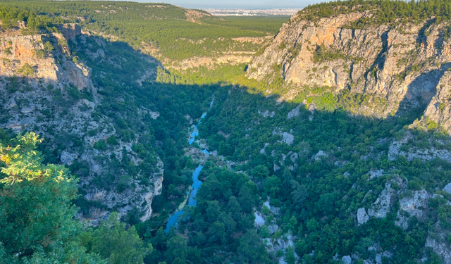 Güver Uçurumu doğaseverlerin yeni gözdesi oldu