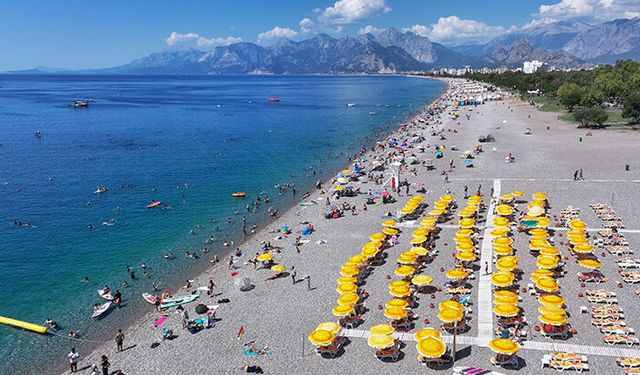 Haziran ayıyla birlikte Antalya’da turizm canlandı