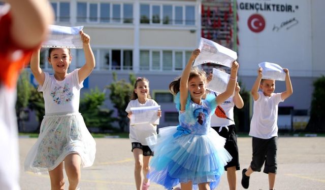 Okullarda son ders zili bugün çalıyor