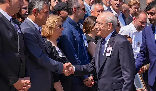 Mutlak butlan kararı sonrası Kemal Kılıçdaroğlu ile Özgür Özel ilk kez yan yana