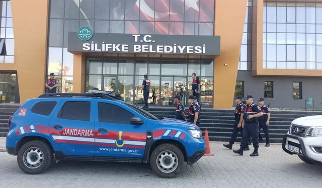 Adalar ve Silifke Belediye Başkanları görevden uzaklaştırıldı