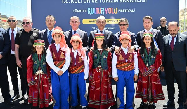 Van’da dokuz gün sürecek Kültür, Sanat Ve Lezzet Şöleni başladı