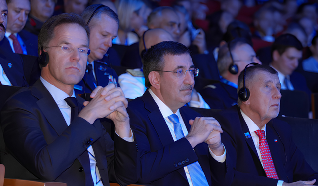 Cevdet Yılmaz: Savunma ihracatçısı ülkeler arasında ilk 10'a girmeyi hedefliyoruz