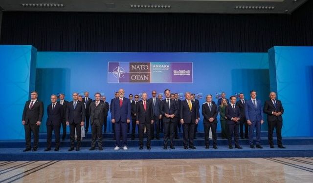 NATO liderleri Ankara'da aile fotoğrafında buluştu