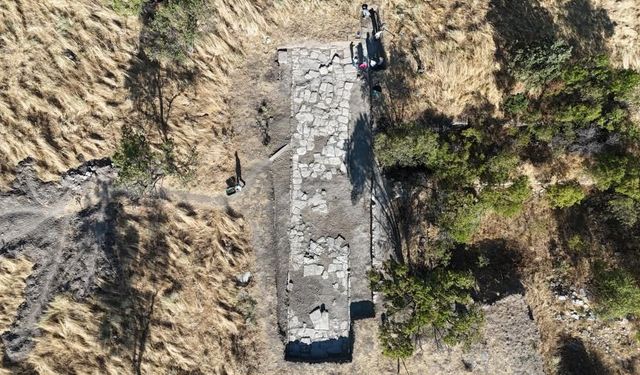 Çanakkale'de 2 bin yıllık Roma Caddesi gün yüzüne çıkarılıyor