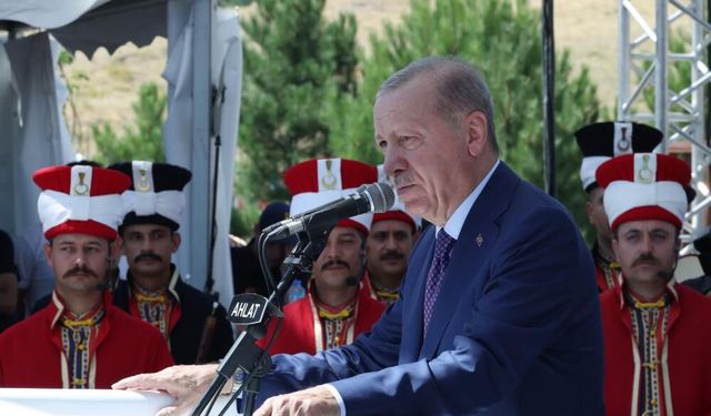Cumhurbaşkanı Erdoğan:"Türkler, Kürtler, Araplar olarak kardeşçe kucaklaşmamızı engelleyemezsiniz"