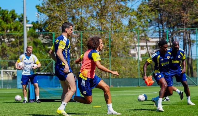 Fenerbahçe'de İsmail Kartal antrenmanda yer almadı