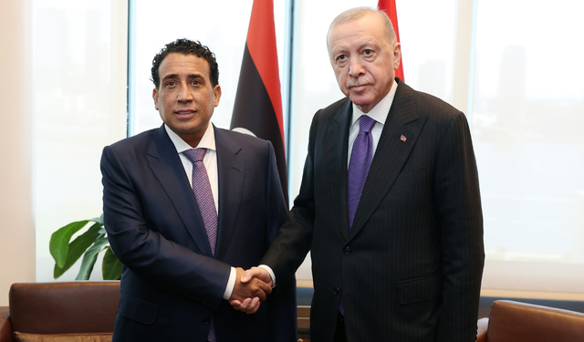 Cumhurbaşkanı Erdoğan, Libya Başkanlık Konseyi Başkanı el-Menfi ile görüştü