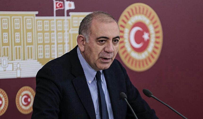Gürsel Tekin'in kayyumluk görevi son buldu