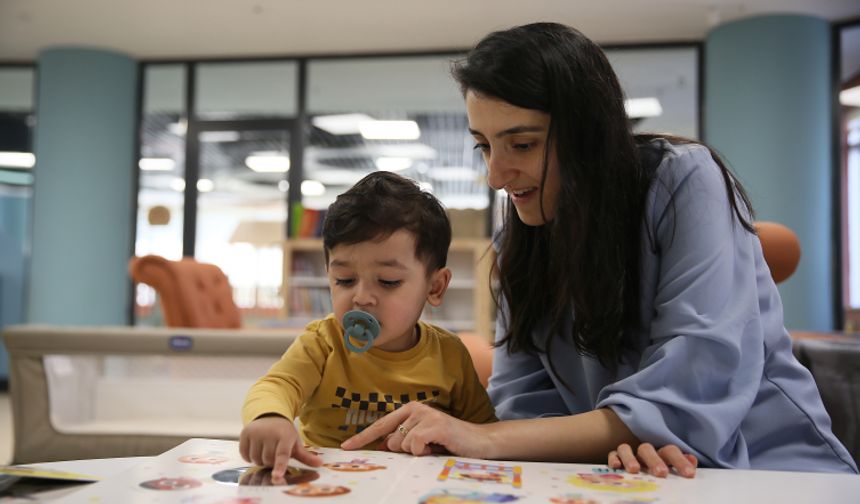 Yeni açılan bebek kütüphanesi ailelerin ikinci adresi oldu