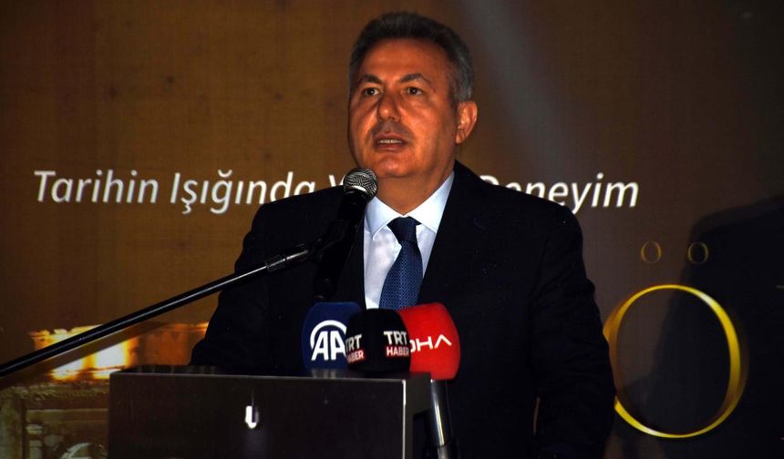 Elban, Efes Antik Kenti'nin en çok ziyaretçi çeken merkezlerden biri olduğunu ifade ederek, "Efes gibi bazı tarihi alanlarımıza çok fazla talep var. Hem ülkemizden hem de yurt dışından birçok insan bu alanları görmek istiyor ama bu alanların da maalesef kapasitesi sınırlı. Dolayısıyla buradaki ziyaret saatlerini daha da ileri saatlere almak gerekiyor ancak gün ışığı yetersizdi." dedi.