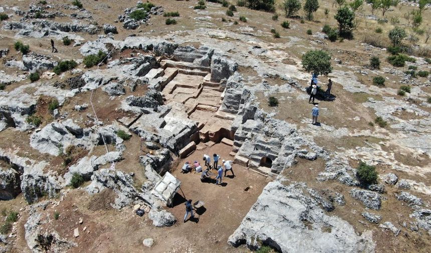 Ekipler, Geç Roma ve Erken Bizans dönemine ait mezarları kazı çalışması bittikten sonra antropologlar tarafından incelenecek.
