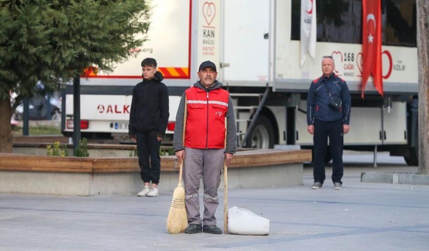 Büyük Önder Atatürk tüm yurtta saygıyla anıldı