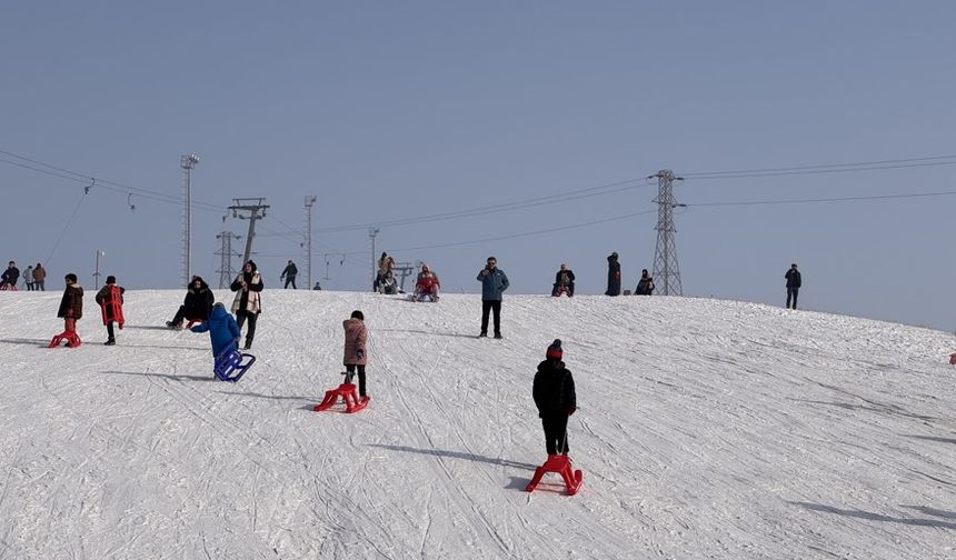 Ağrı'daki Küpkıran Kayak Merkezi'nde sezon başladı