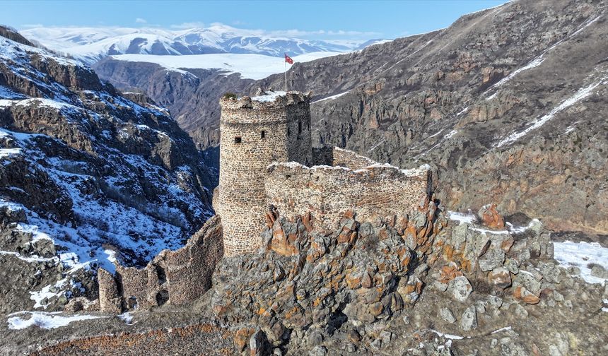 Ardahan'ın Çıldır ilçesindeki etkileyici yapı: Şeytan Kalesi