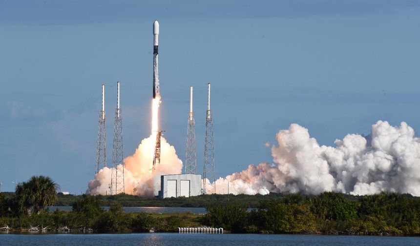 SpaceX, casus uydusu ‘NROL-57’yi uzaya gönderdi