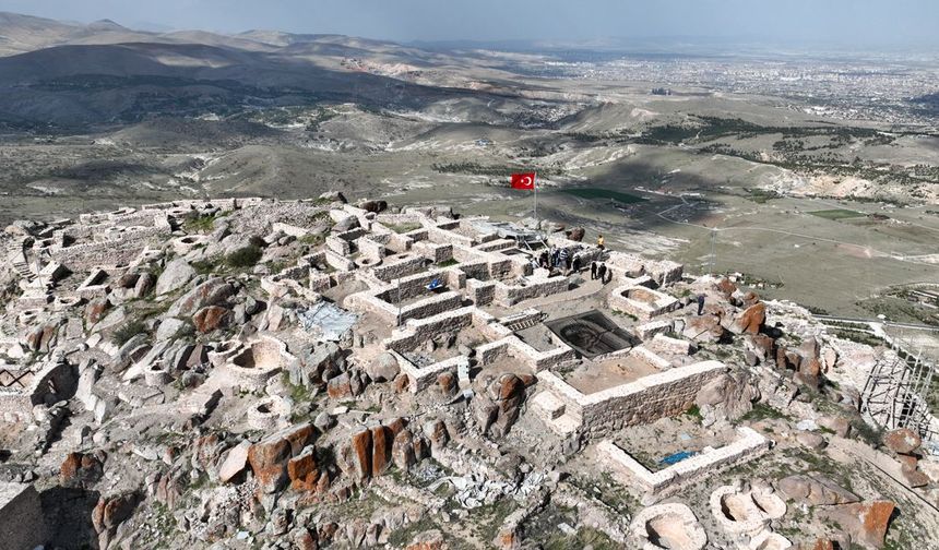 Konya'daki 5 bin yıllık kale turizme kazandırılmaya çalışılıyor