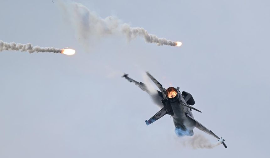 Kültür ve Turizm Bakan Yardımcısı Yazgı, yaptığı konuşmada, tarihin en zorlu sınavlarından biri olan Çanakkale'de 110 yıl önce karşı karşıya gelen milletlerin, "Dünün hasımları, bugünün dostları" anlayışıyla burada bir araya gelmesinin, barışın ve ortak insanlık değerlerinin en anlamlı ifadesi olduğunu söyledi.