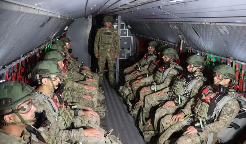 12. Hava Ulaştırma Ana Üs Komutanlığında hazırlıklarını tamamlayan 12 kişilik komando timi, CN-235 CASA tipi uçağa binerek İncesu ilçesi yakınlarında bulunan Şehit Teğmen Hasan Bak Atma ve Atlama Sahası'na iniş yaptı ve sahanın güvenliğini aldı. 
